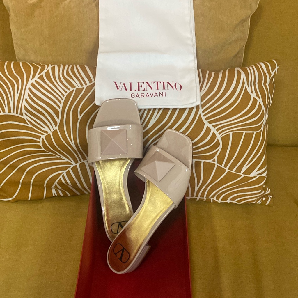 Great Gift!! New Valentino Garavanimaxi Stud Powder Rose Slide 7.5retail $890